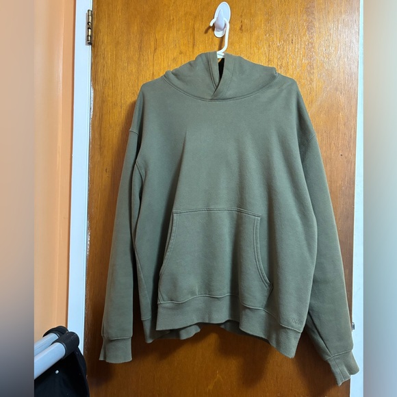Aritzia Tops - Aritzia TNA Sweatfleece Perfect Fit Hoodie
